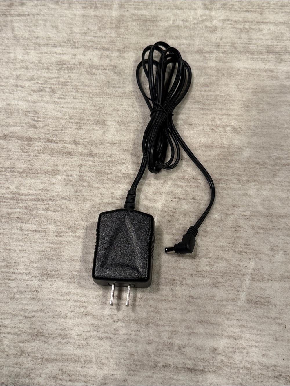 D-Link Black AC Power Adapter with Barrel Connector - Picture 4 of 8